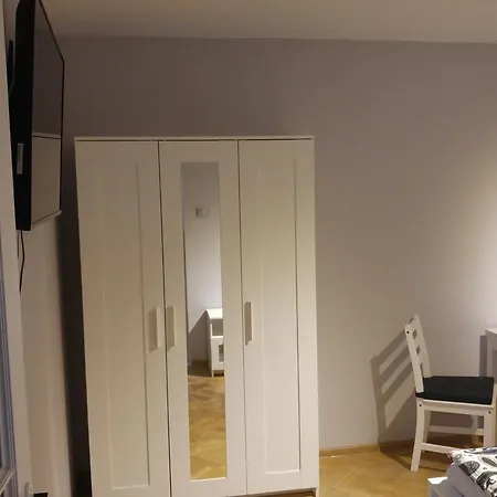 Rent0nline Niepodleglosci Metro Auberge de jeunesse