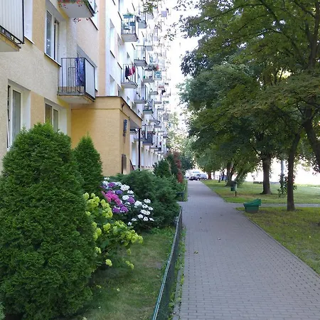 Rent0nline Niepodleglosci Metro Hostel